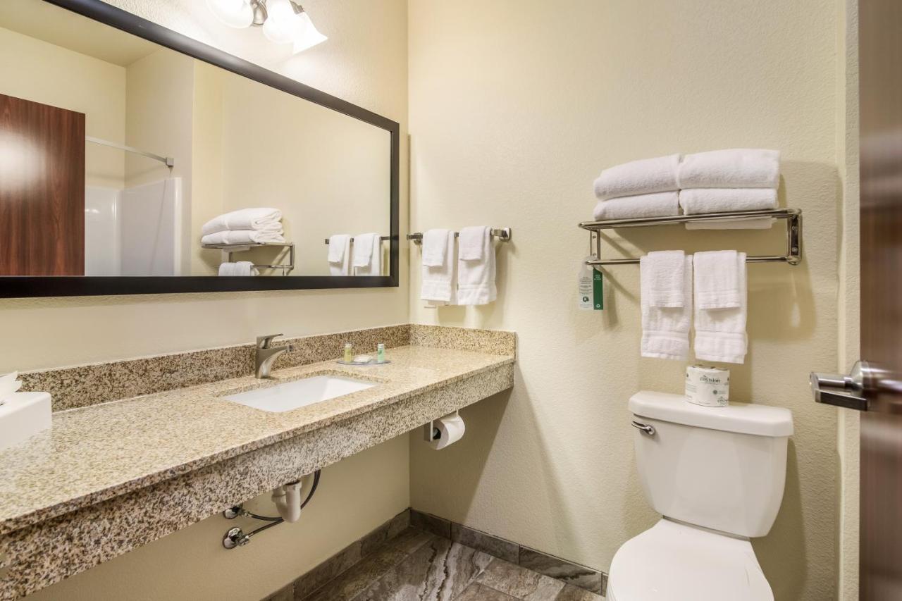 Cobblestone Hotel&Suites - Victor Extérieur photo