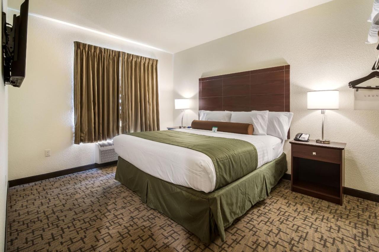 Cobblestone Hotel&Suites - Victor Extérieur photo