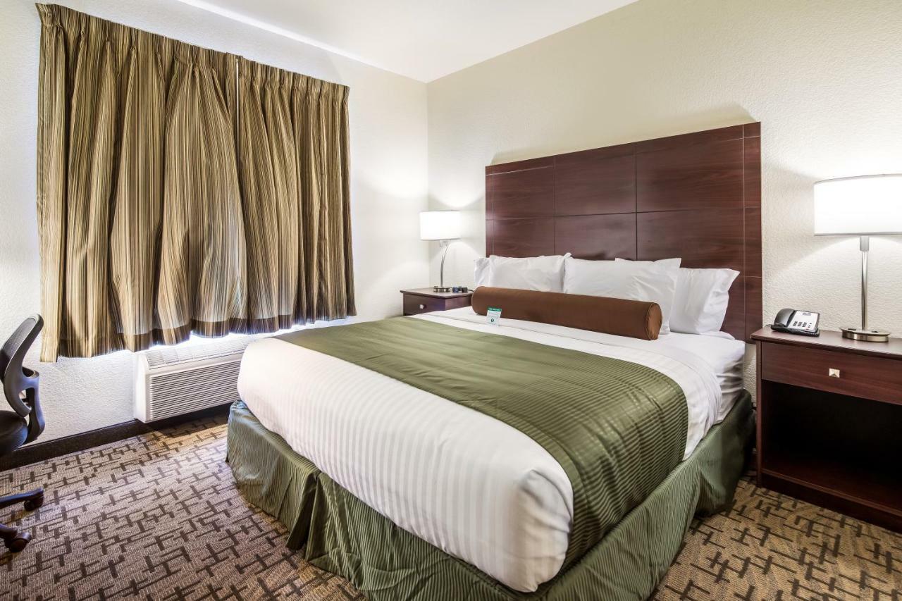 Cobblestone Hotel&Suites - Victor Extérieur photo