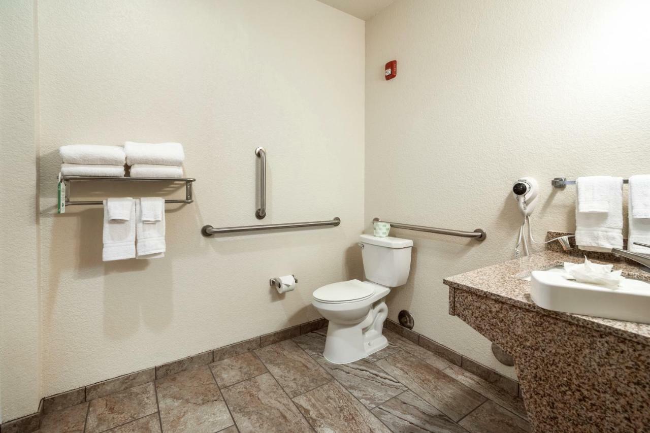 Cobblestone Hotel&Suites - Victor Extérieur photo