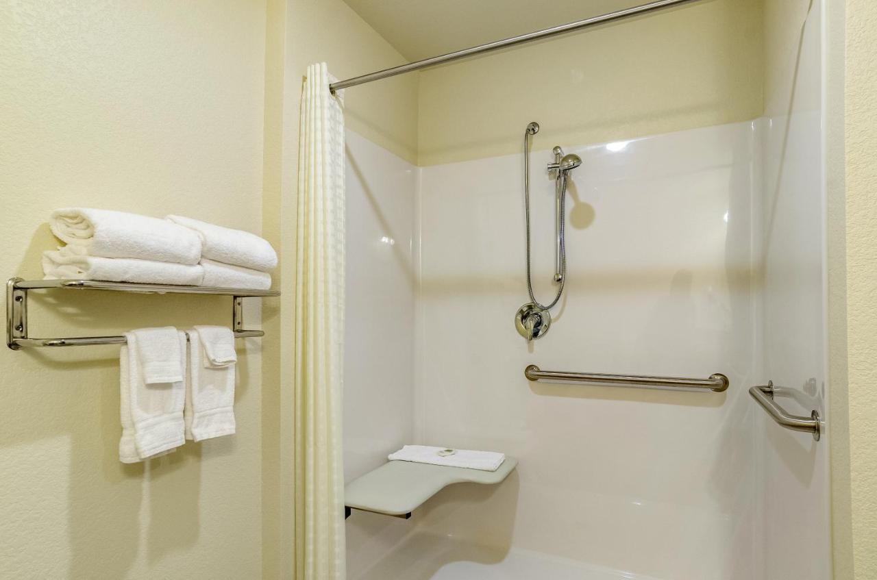 Cobblestone Hotel&Suites - Victor Extérieur photo